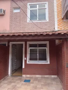Casa de Condomínio com 2 Quartos à venda, 60m² no Santa Luzia, São Gonçalo