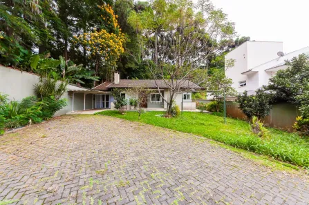Casa com 2 Quartos para alugar, 150m² no Butiatuvinha, Curitiba