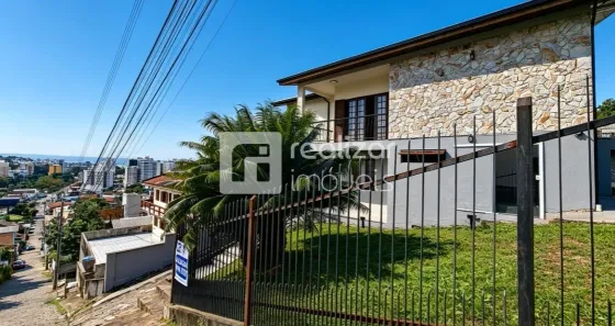 Casa com 6 Quartos para alugar, 250m² no Itacorubi, Florianópolis