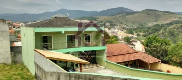 Casa com 3 Quartos à venda, 250m² no Centro, Bom Jesus dos Perdões