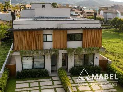 Casa com 3 Quartos para alugar, 180m² no , Garopaba