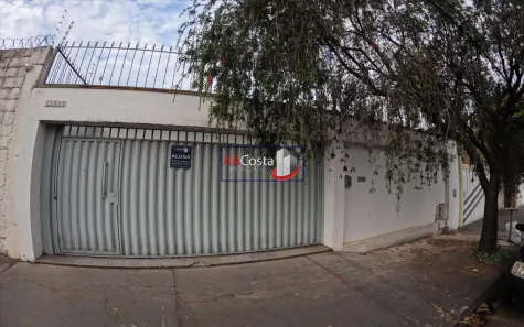 Casa com 3 Quartos para alugar, 177m² no Jardim Barão, Franca