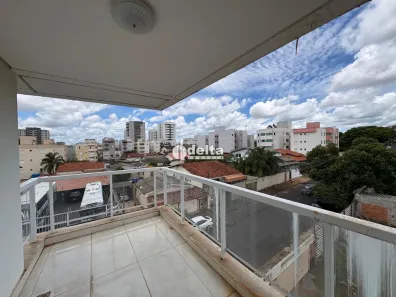 Cobertura com 3 Quartos à venda, 181m² no Santa Mônica, Uberlândia