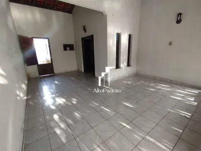 Casa com 3 Quartos para alugar, 120m² no Saci, Teresina