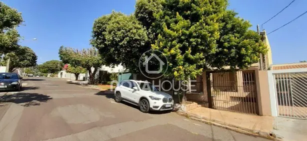 Sobrado com 5 Quartos à venda, 320m² no Jardim Bela Vista, Campo Grande
