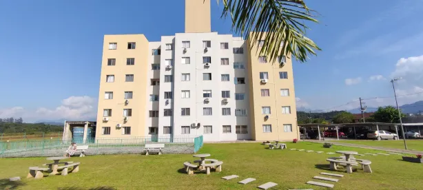 Apartamento com 2 Quartos para alugar, 51m² no Vila Nova, Joinville