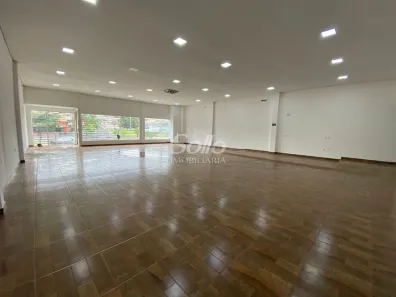 Sala Comercial para alugar, 346m² no Saraiva, Uberlândia