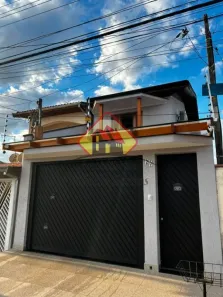 Sobrado com 3 Quartos à venda, 170m² no Parque Urupês, Taubaté