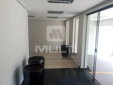Casa com 1 Quarto para alugar, 410m² no Saraiva, Uberlândia