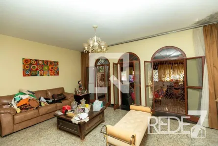 Casa com 3 Quartos à venda, 250m² no Parque São Quirino, Campinas
