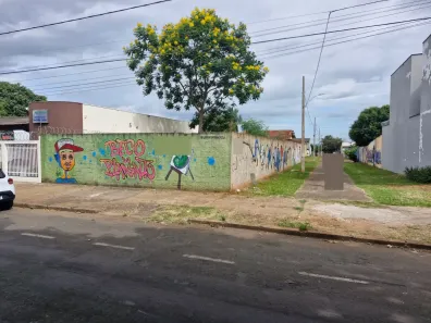 Lote/Terreno à venda, 240m² no Planalto, Uberlândia