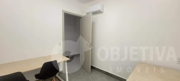 Sala Comercial para alugar, 8m² no Morada da Colina, Uberlândia