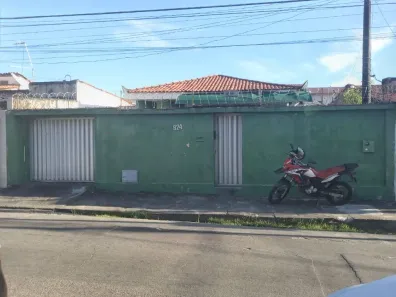 Casa com 4 Quartos à venda, 363m² no Montese, Fortaleza