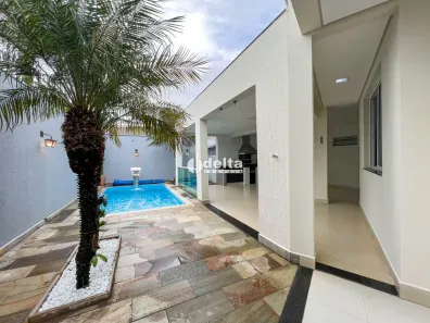 Casa com 4 Quartos para alugar, 430m² no Jardim Karaíba, Uberlândia