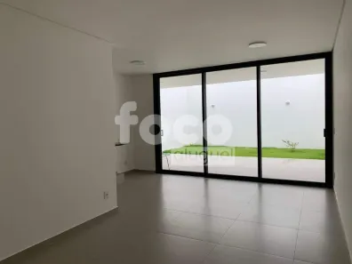 Casa com 2 Quartos para alugar, 157m² no Jardim Karaíba, Uberlândia