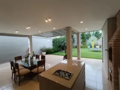 Casa com 3 Quartos à venda, 200m² no Jardim Inconfidência, Uberlândia