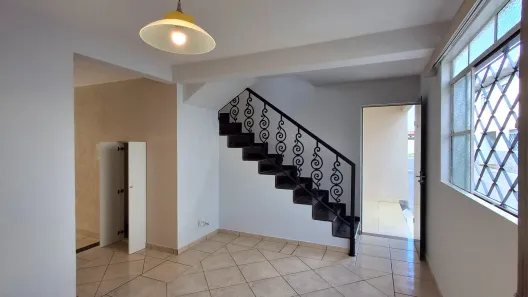 Casa com 3 Quartos para alugar, 150m² no Santa Genoveva, Goiânia