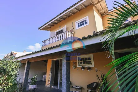 Sobrado com 3 Quartos à venda, 226m² no Centro, Peruíbe
