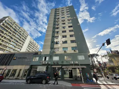 Apartamento com 2 Quartos para alugar, 75m² no Centro, Florianópolis