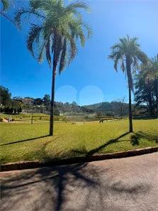 Casa de Condomínio com 3 Quartos para alugar, 1360m² no Morro Grande, Caieiras