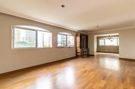 Apartamento com 3 Quartos à venda, 210m² no Vila Uberabinha, São Paulo