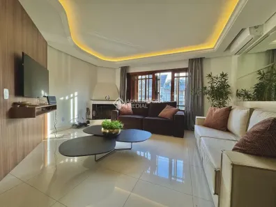 Sobrado com 3 Quartos à venda, 285m² no Chácara das Pedras, Porto Alegre