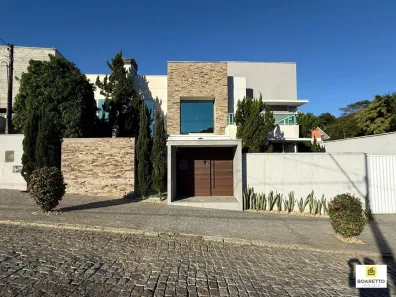 Casa com 4 Quartos para alugar, 363m² no América, Joinville