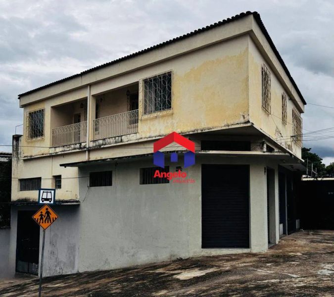 Casa com 4 quartos — Santa Mônica, Belo Horizonte
