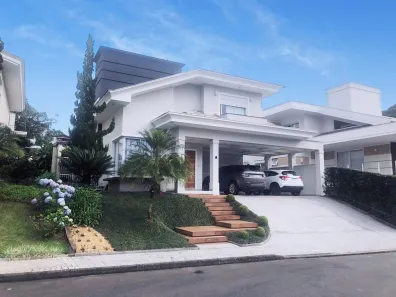 Casa com 3 Quartos à venda, 255m² no Floresta, Joinville