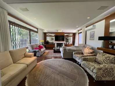 Casa com 4 Quartos à venda, 221m² no Vila Assunção, Porto Alegre