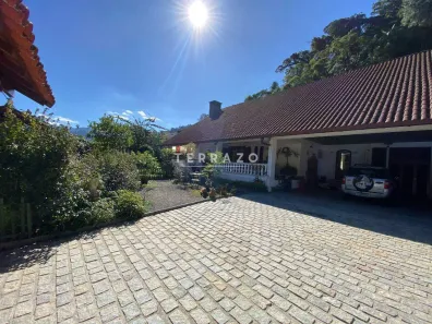 Casa com 4 Quartos à venda, 400m² no Carlos Guinle, Teresópolis