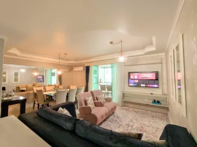 Apartamento com 3 Quartos para alugar, 110m² no Meia Praia, Itapema