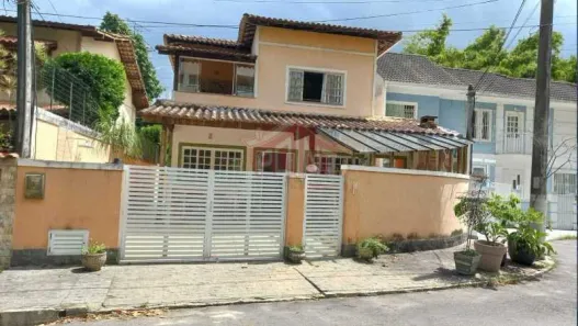 Casa de Condomínio com 3 Quartos à venda, 140m² no Badu, Niterói