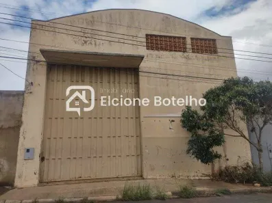 Imóvel Comercial com 2 Quartos para alugar, 500m² no Custódio Pereira, Uberlândia