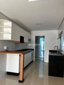 Sobrado com 3 Quartos para alugar, 110m² no Country, Cascavel