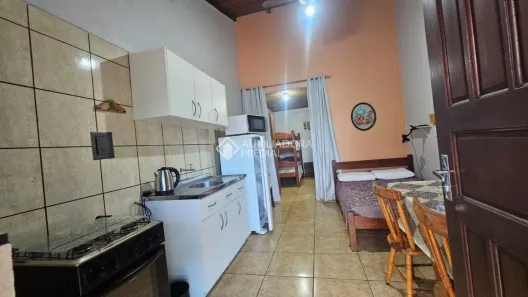 Kitnet com 1 Quarto para alugar, 35m² no Cachoeira do Bom Jesus, Florianópolis