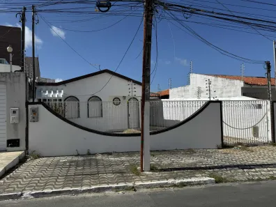 Casa com 3 Quartos à venda, 225m² no Jabotiana, Aracaju