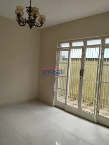 Casa com 3 Quartos para alugar, 180m² no Jardim Marister, Jacareí