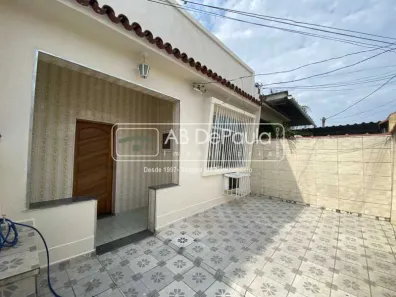Casa com 2 Quartos para alugar, 63m² no Realengo, Rio de Janeiro