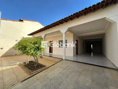 Imóvel Comercial com 3 Quartos para alugar, 110m² no Jardim Palmeiras, Montes Claros