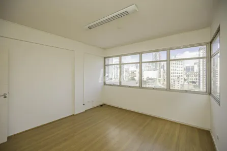 Sala Comercial para alugar, 50m² no Liberdade, São Paulo
