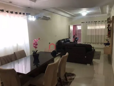 Sobrado com 3 Quartos à venda, 132m² no Jardim Santa Maria, Jacareí
