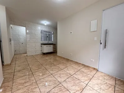 Kitnet com 2 Quartos para alugar, 41m² no Vila Tolstoi, São Paulo