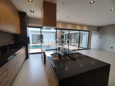 Casa de Condomínio com 3 Quartos à venda, 230m² no Residencial Mário de Almeida Franco, Uberaba