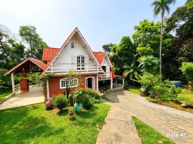 Sobrado com 3 Quartos à venda, 333m² no Cumbari, Mairiporã