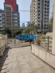 Casa com 8 Quartos para venda ou aluguel, 224m² no Liberdade, São Paulo