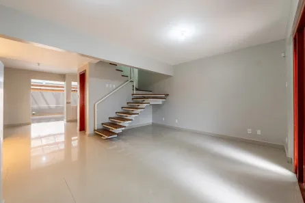 Casa com 4 Quartos à venda, 190m² no Chácara das Pedras, Porto Alegre