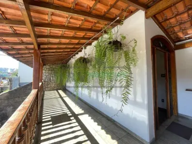 Casa com 5 Quartos à venda, 364m² no Santa Terezinha, Juiz de Fora
