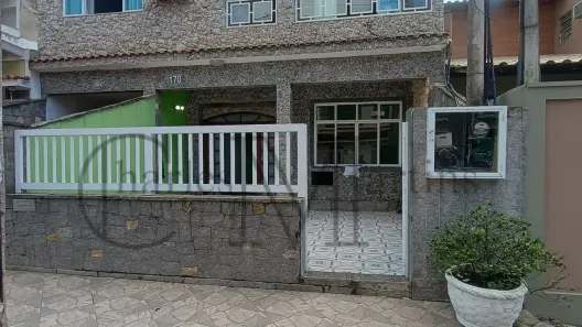 Casa com 2 Quartos para alugar, 75m² no Bangu, Rio de Janeiro