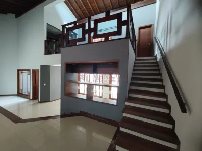 Casa de Condomínio com 4 Quartos para venda ou aluguel, 300m² no Vila Aviação, Bauru